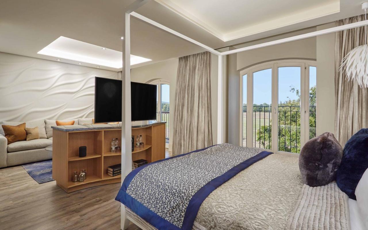 Lion Quays Resort Chirk Extérieur photo