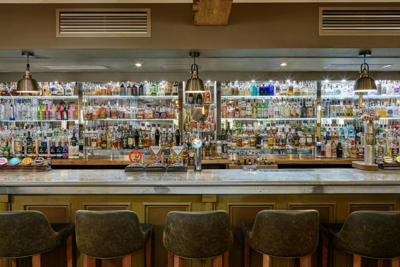 Lion Quays Resort Chirk Extérieur photo
