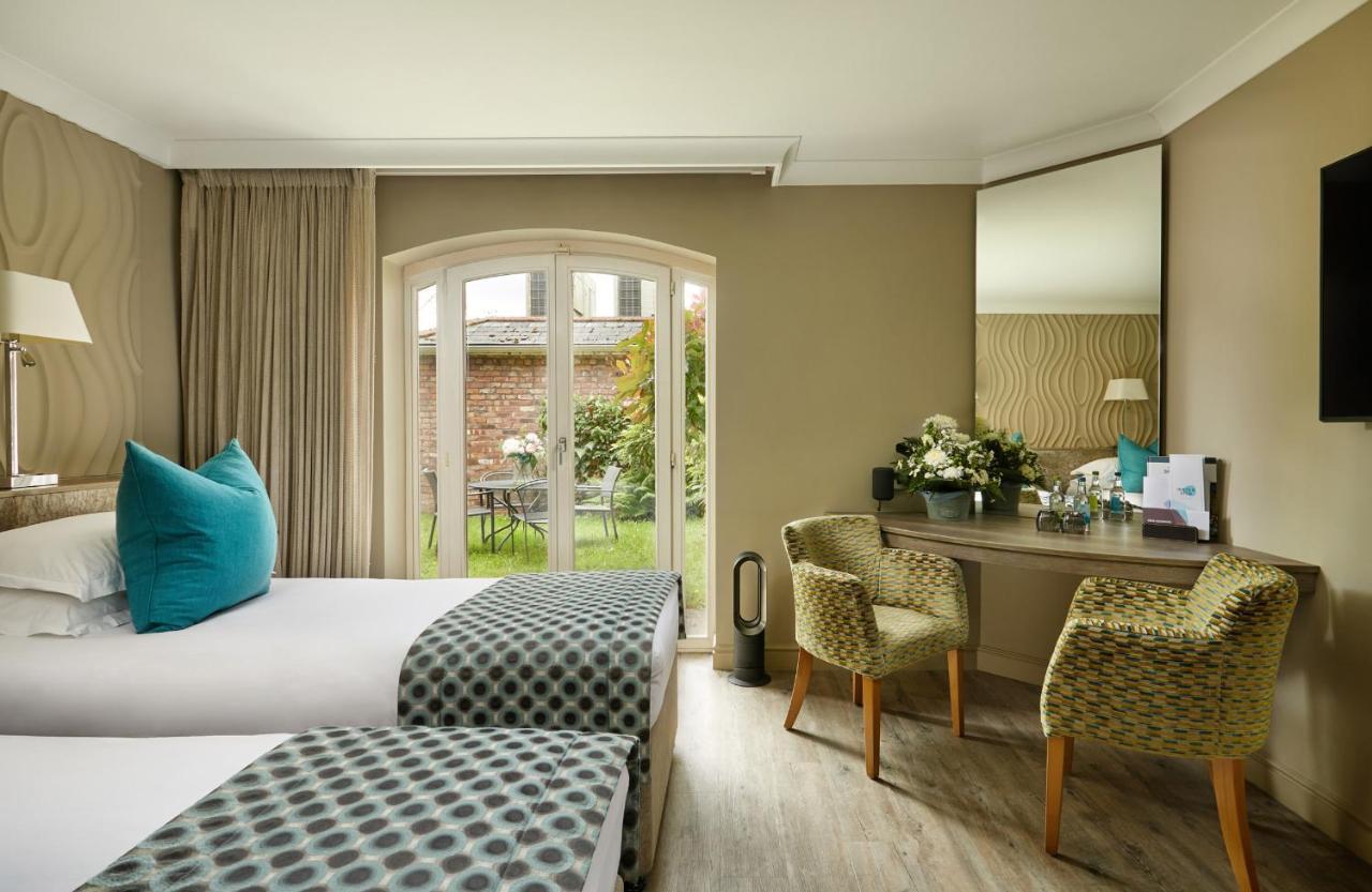 Lion Quays Resort Chirk Extérieur photo
