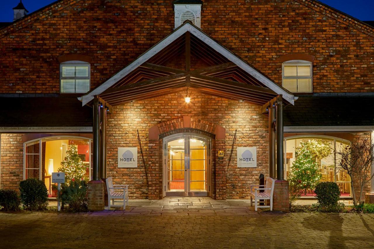 Lion Quays Resort Chirk Extérieur photo