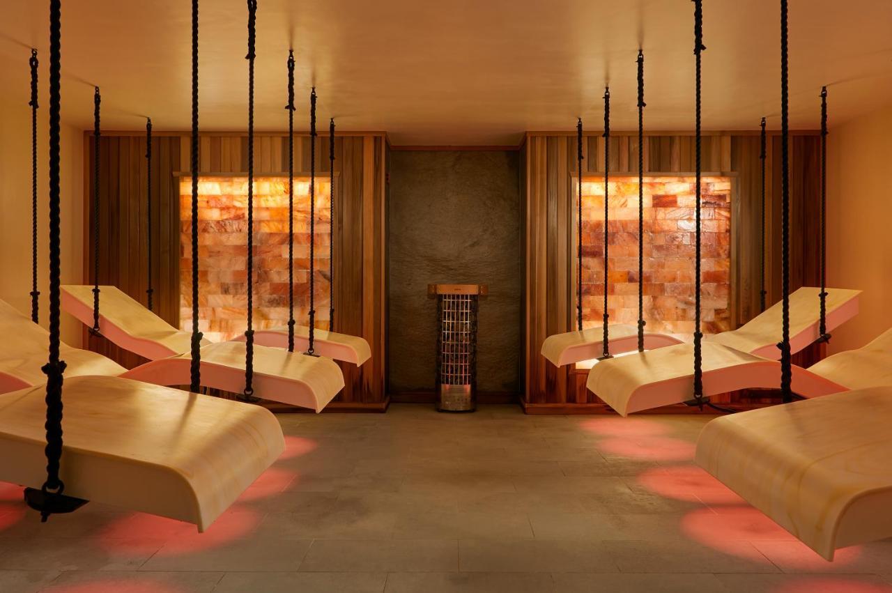Lion Quays Resort Chirk Extérieur photo