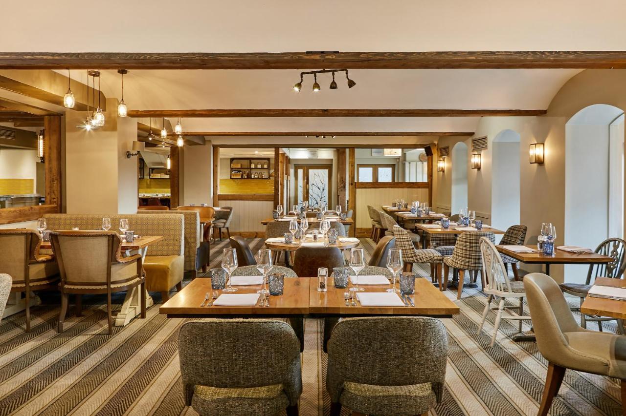Lion Quays Resort Chirk Extérieur photo