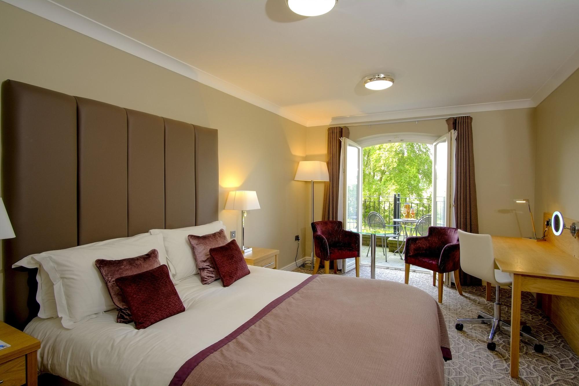 Lion Quays Resort Chirk Extérieur photo