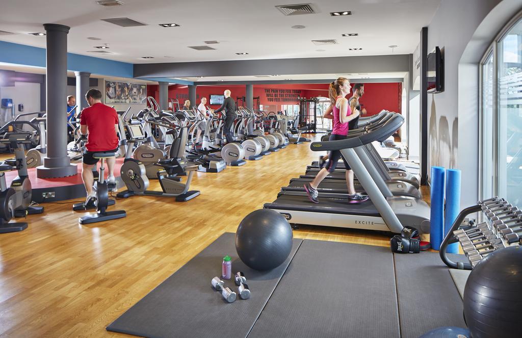 Lion Quays Resort Chirk Extérieur photo
