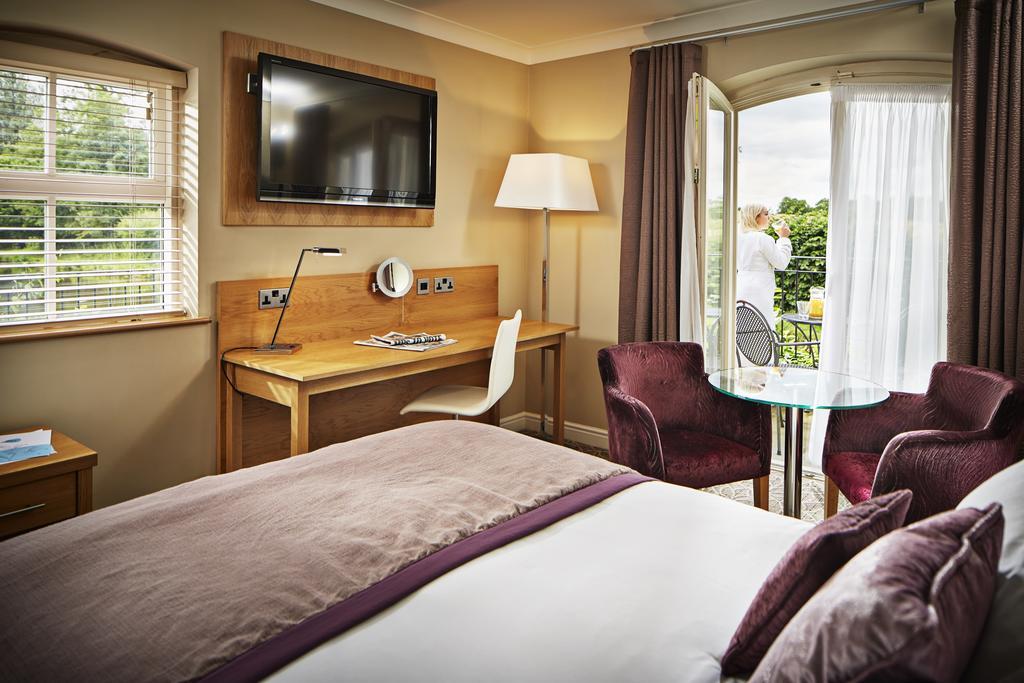 Lion Quays Resort Chirk Extérieur photo